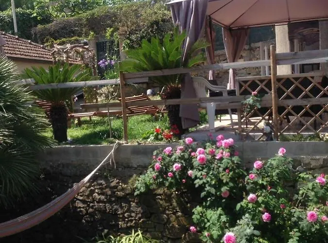 The Sea Flower Con Giardino E Garage Auto Incluso * 산레모